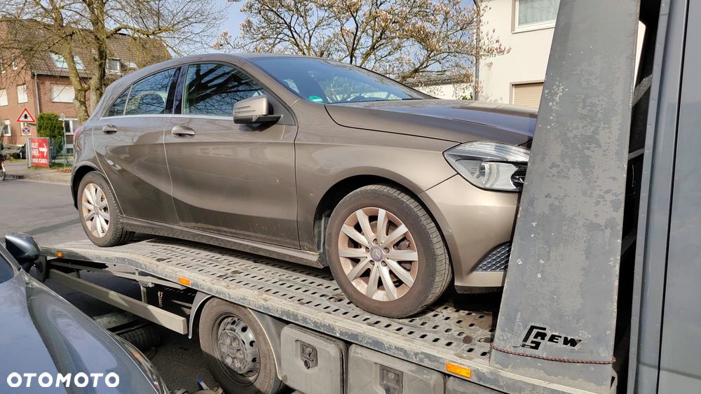 Mercedes-Benz Klasa A 180 (BlueEFFICIENCY) Style - 36