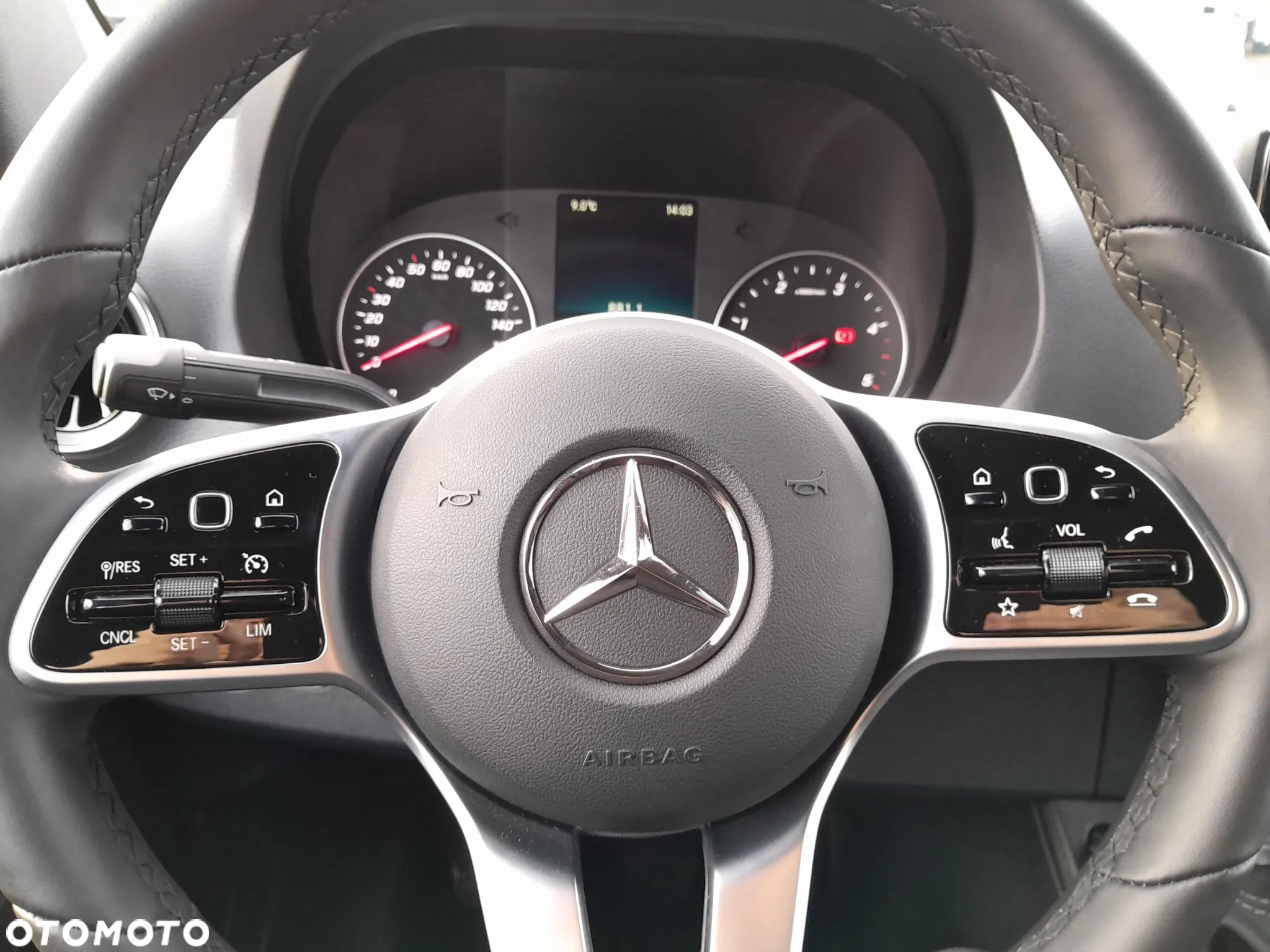 Mercedes-Benz Sprinter - 12