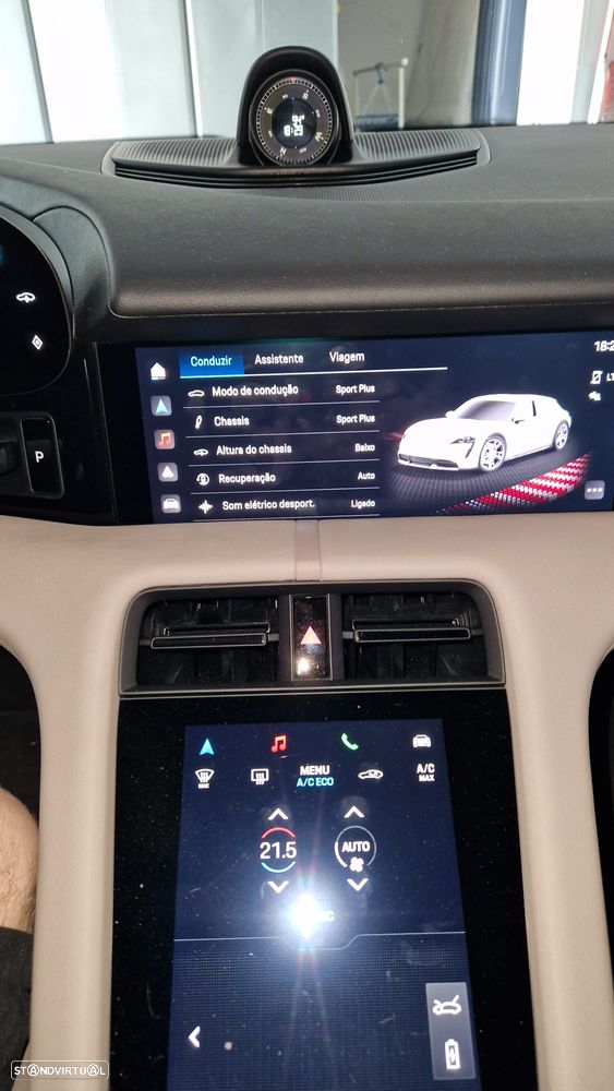 Porsche Taycan Cross Turismo 4 - 30