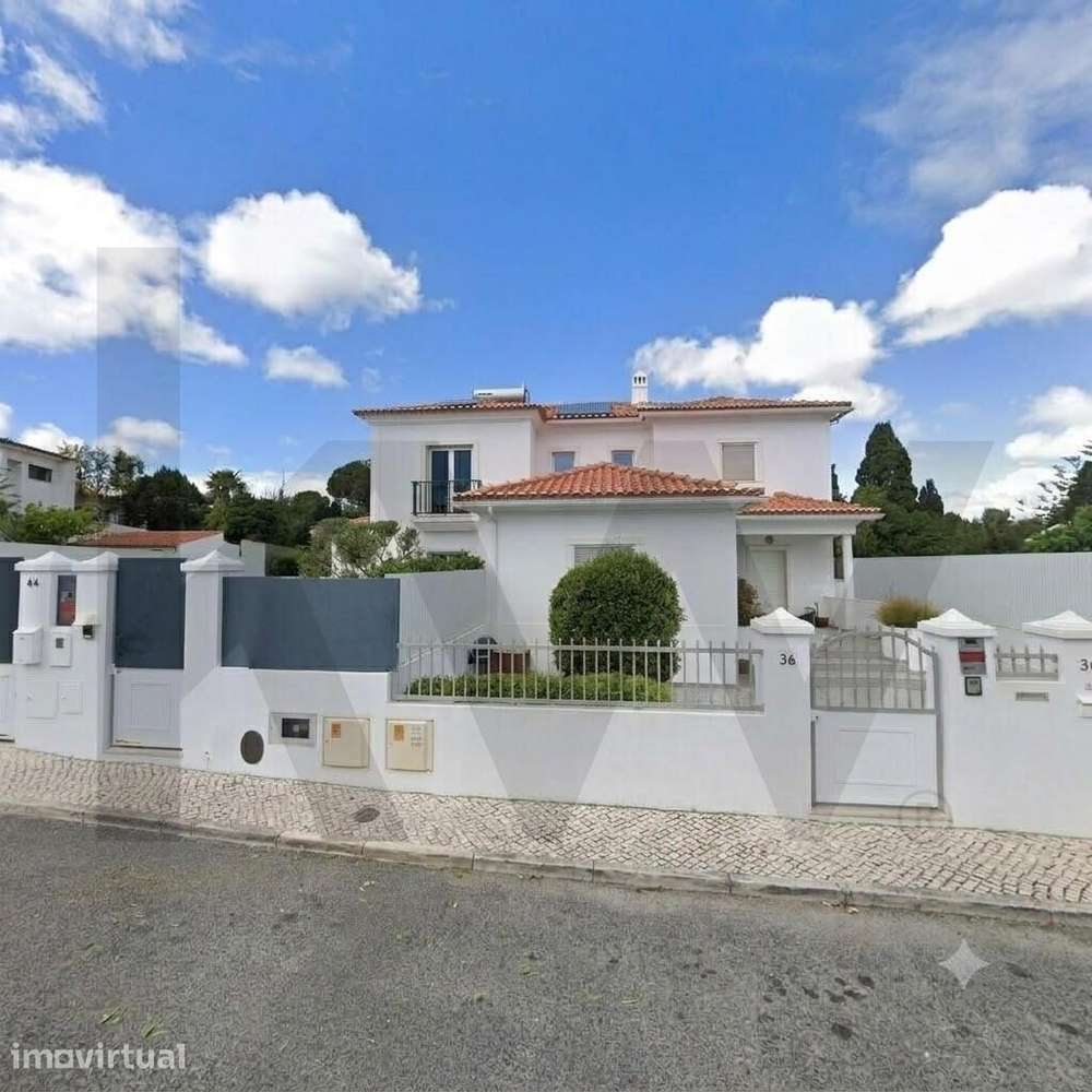 Moradia T5 (4 Suites + 1 quarto) em S. Pedro do Estoril - Grande imagem: 2/44