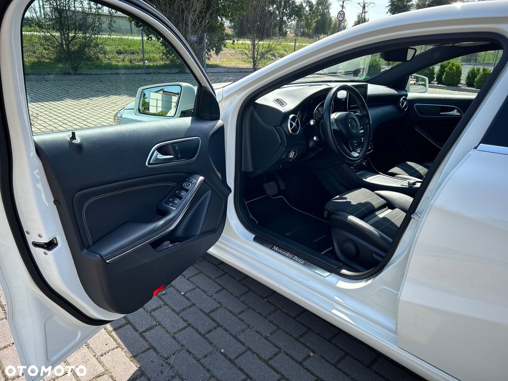 Mercedes-Benz Klasa A 220 d 4Matic 7G-DCT - 17
