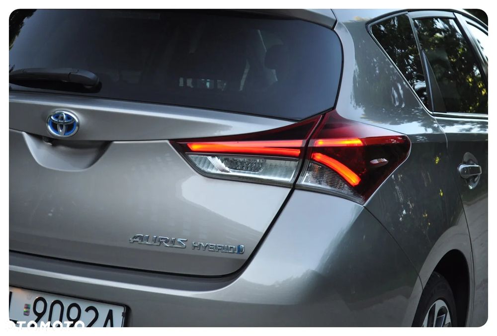 Toyota Auris 1.8 HSD Prestige NAVI - 18