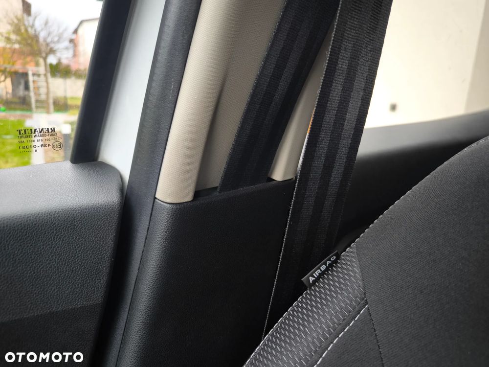 Dacia Duster 1.6 SCe Laureate S&S - 17