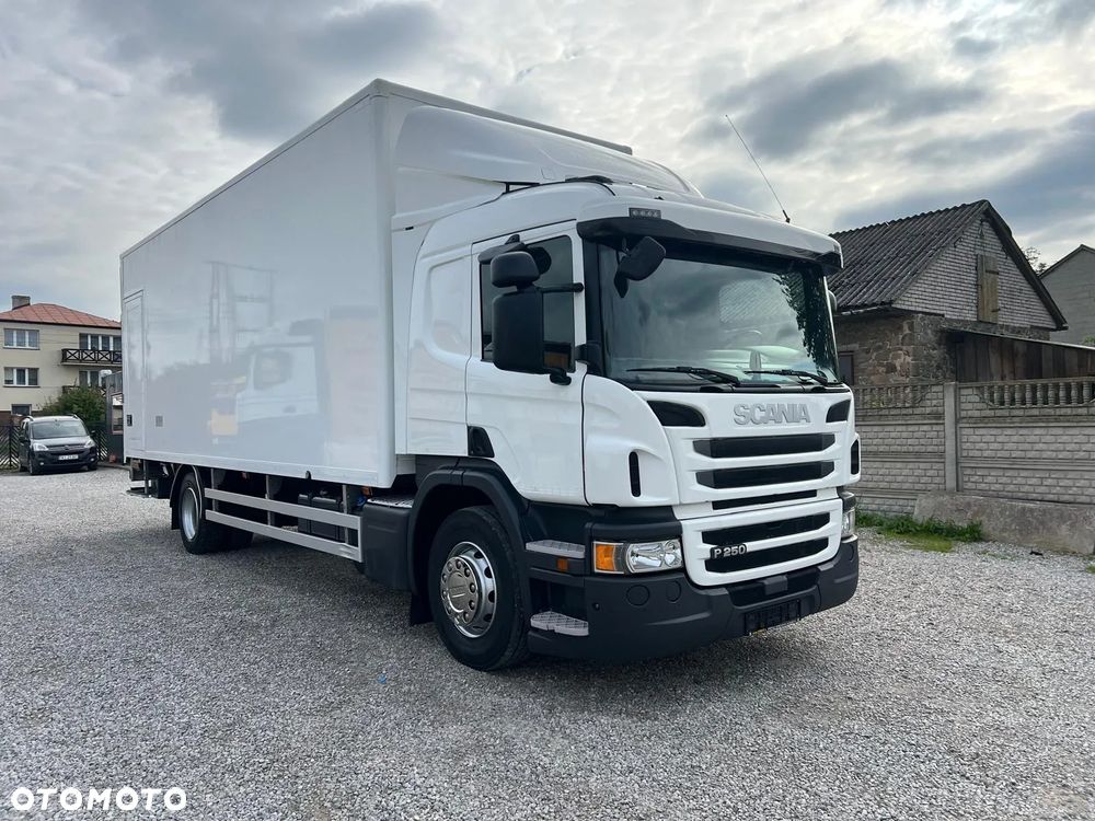 Scania P250 / Izoterma / Winda / Kabina Sypialna / - 23
