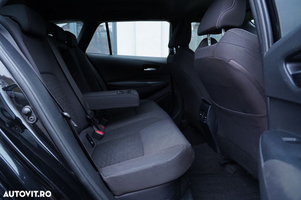 Toyota Corolla 1.8 HSD Business - 21