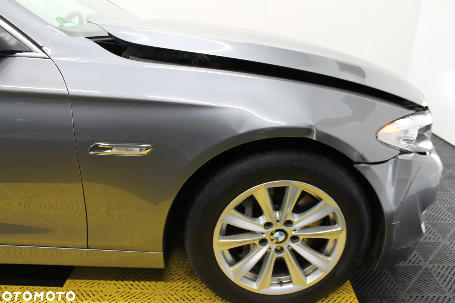 BMW Seria 5 525d Touring - 28