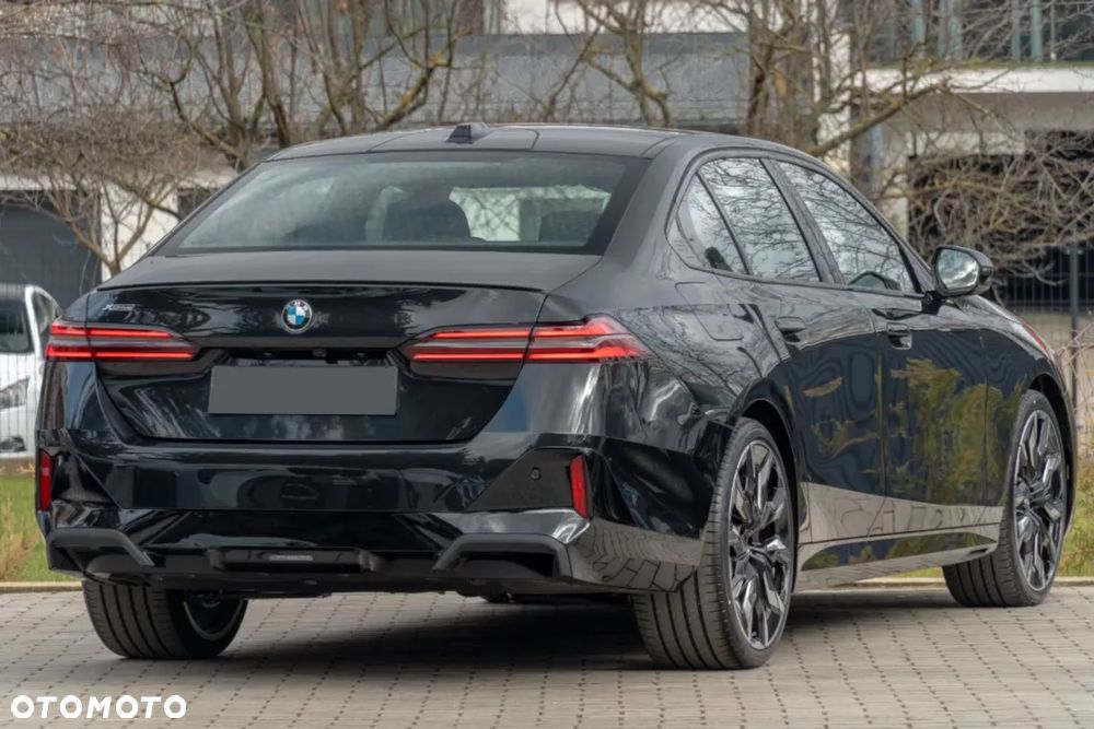 BMW Seria 5 520i mHEV M Sport - 6