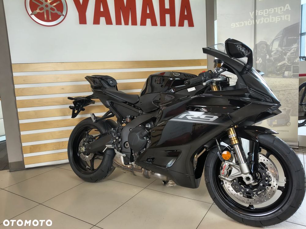 Yamaha R9 - 14
