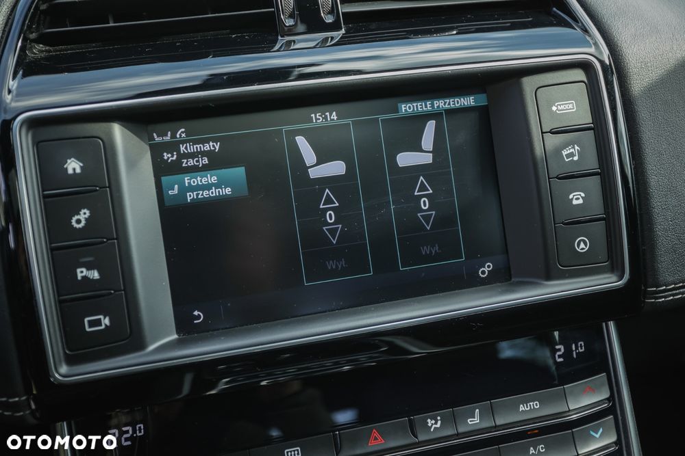 Jaguar XE 20d R-Sport - 29