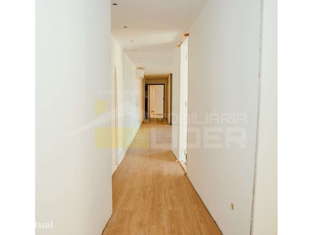 Luxuoso apartamento T3, no Centro de Lourinhã, Atalaia. - Grande imagem: 4/14
