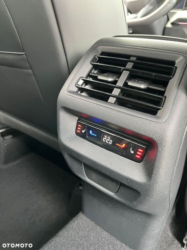 Volkswagen Tiguan - 12