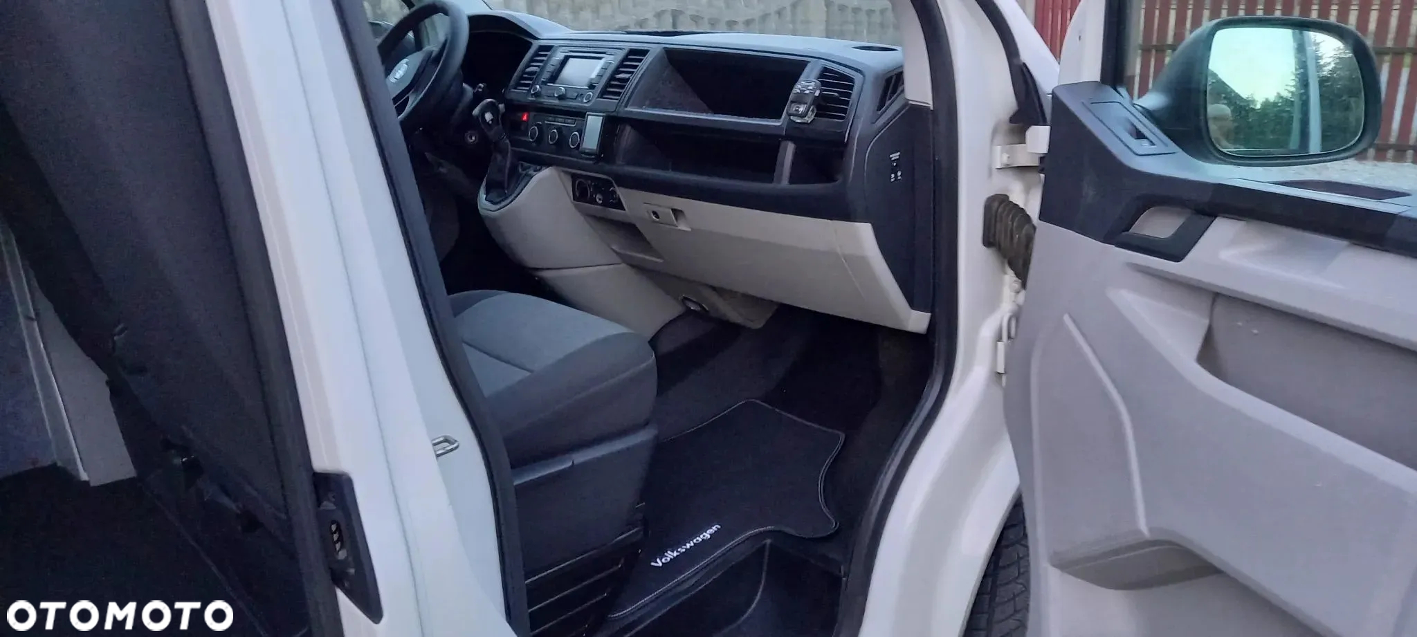 Volkswagen Caravelle 2.0 TDI L1 Comfortline DSG - 25