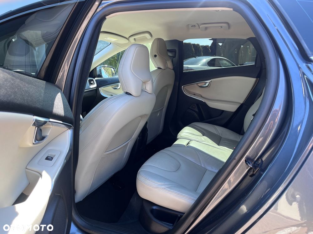 Volvo V40 D2 Summum - 20