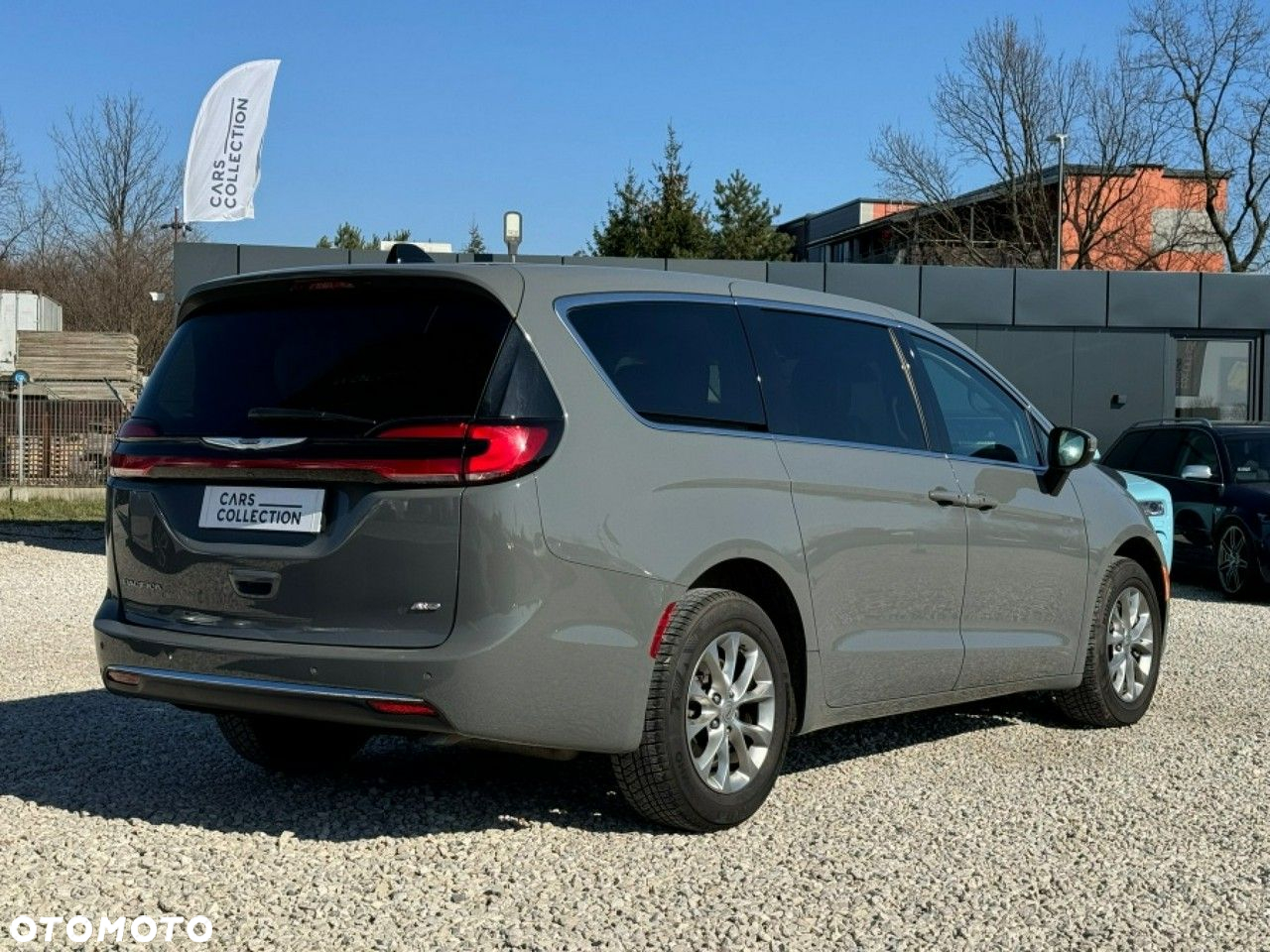 Chrysler Pacifica - 4