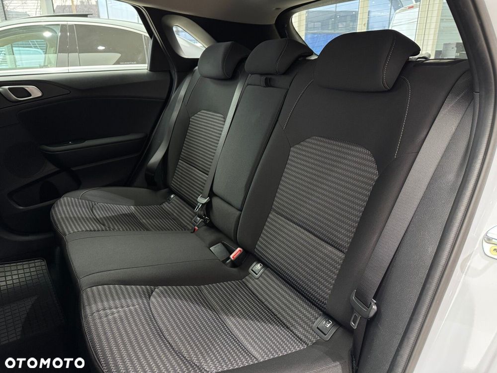 Kia Ceed 1.5 T-GDI M - 13