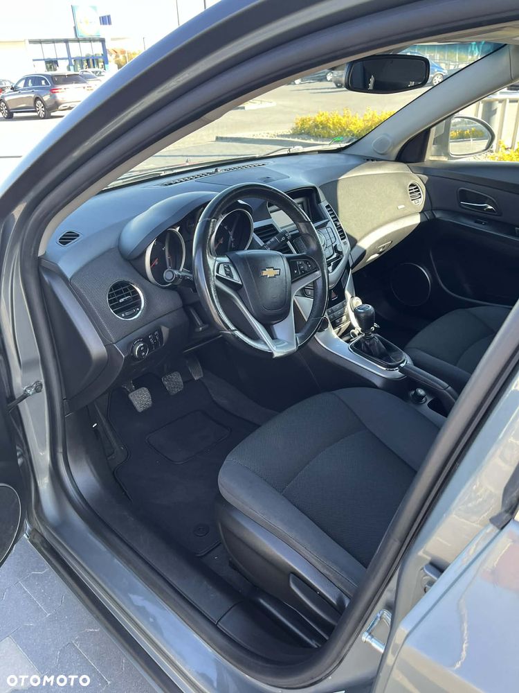 Chevrolet Cruze 1.6 LT - 8