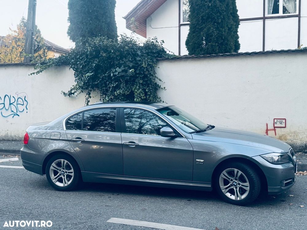 BMW Seria 3 320d xDrive DPF Aut. Edition Exclusive - 3