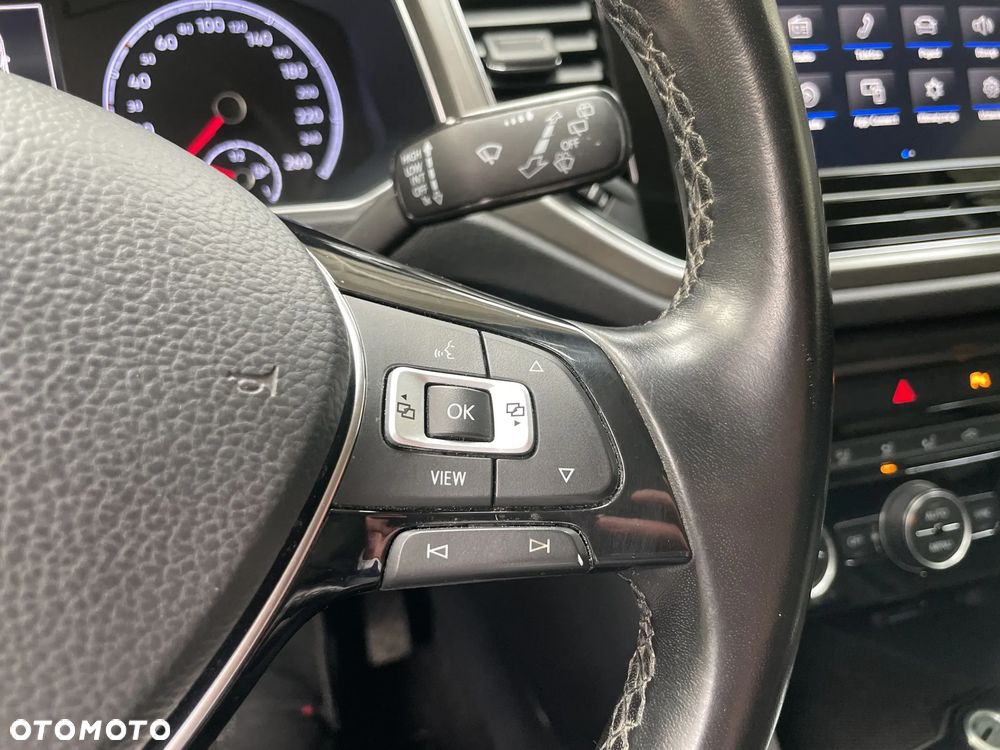 Volkswagen T-Roc 1.0 TSI Advance - 24