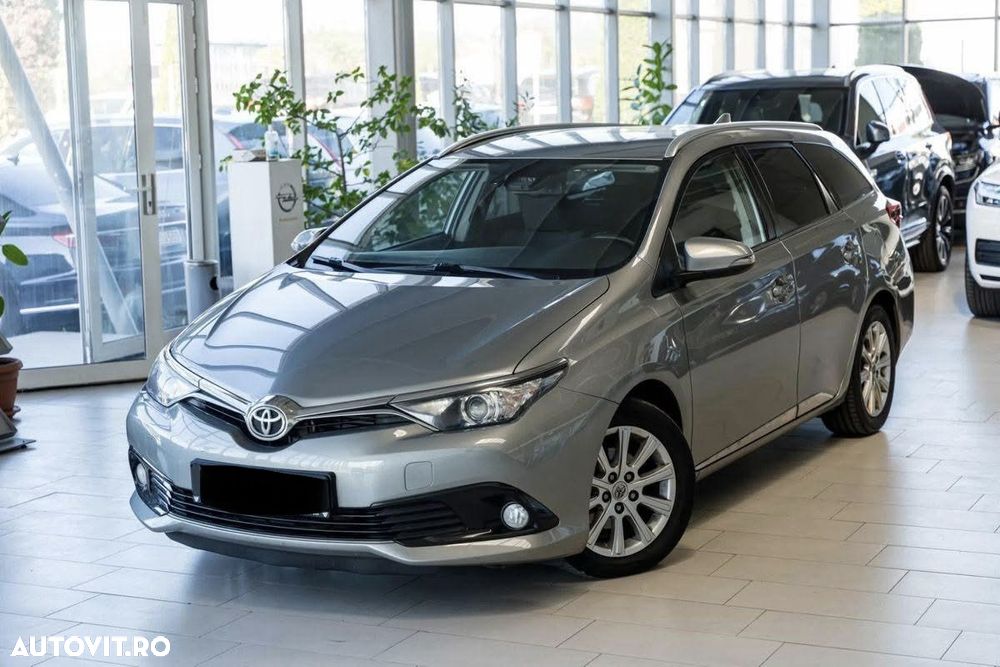 Toyota Auris 1.6 D-4D Comfort - 1