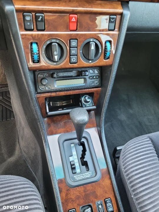 Mercedes-Benz 280 - 23