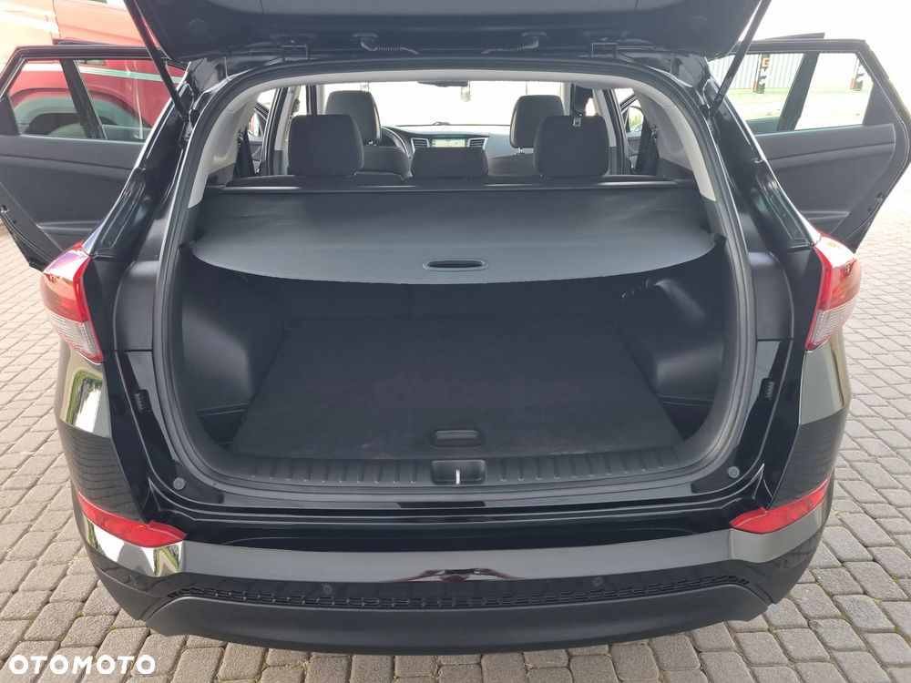 Hyundai Tucson blue 1.7 CRDi 2WD Intro Edition - 31