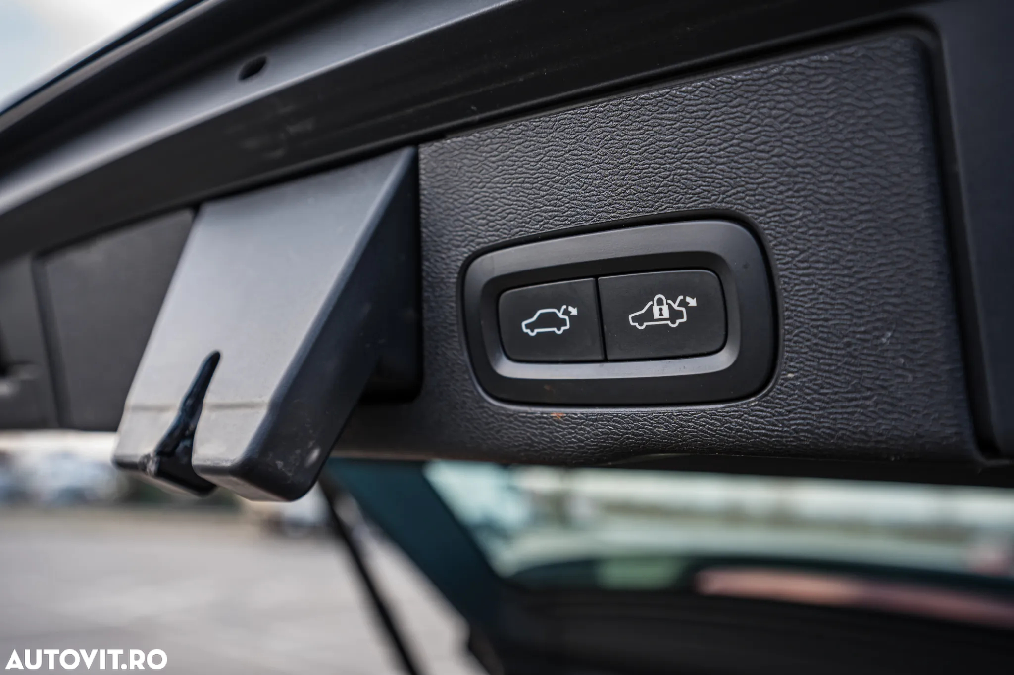 Volvo XC 60 D4 AWD Geartronic RDesign - 19