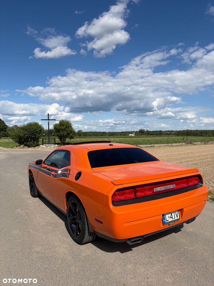 Dodge Challenger - 15