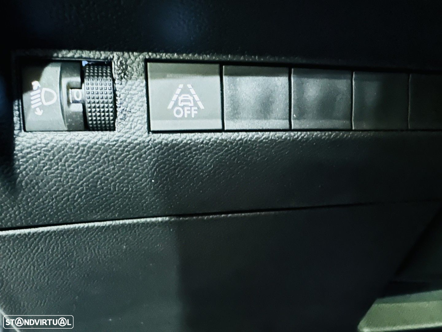 Peugeot 2008 1.2 PureTech Allure Pack - 20