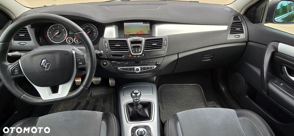 Renault Laguna dCi 180 FAP GT - 13