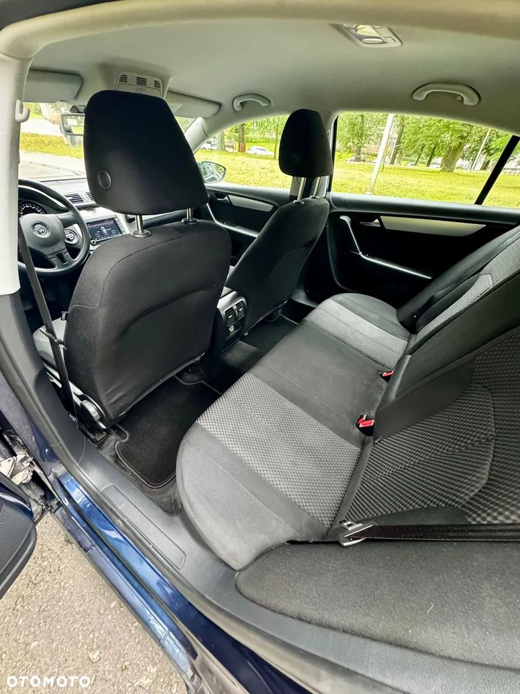 Volkswagen Passat 1.4 TSI BMT Comfortline - 11
