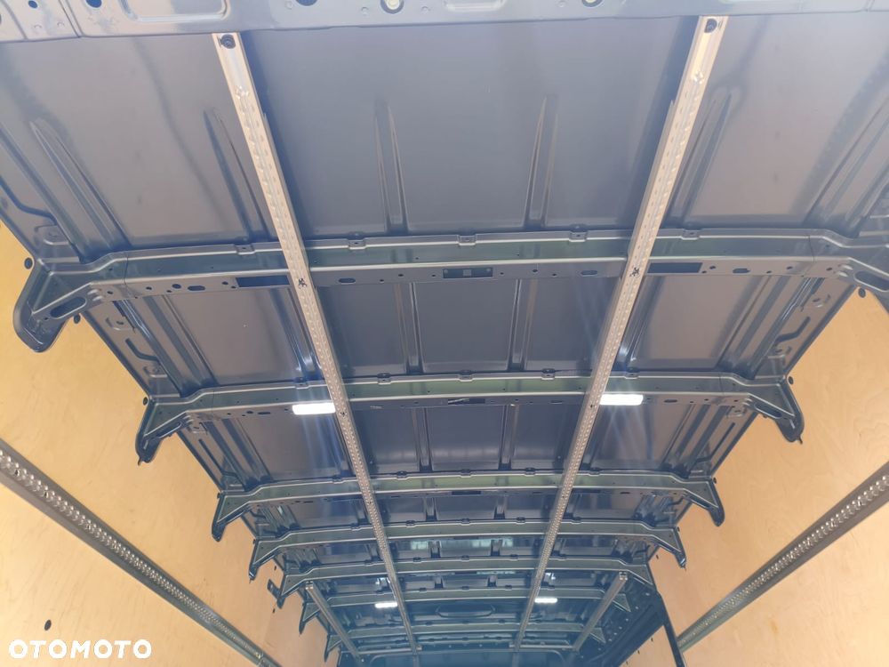 Volkswagen Crafter L4H2 - 18