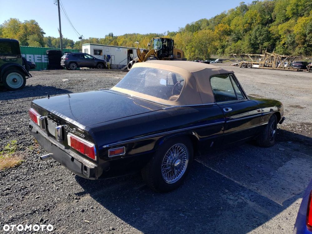 Alfa Romeo Spider - 2