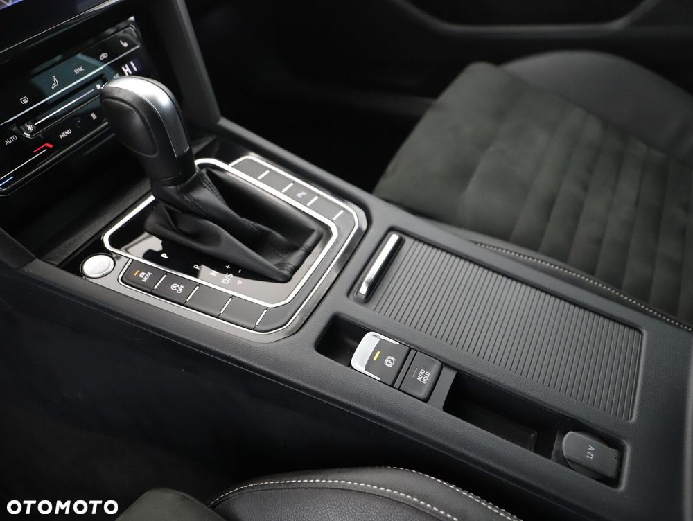 Volkswagen Passat - 13