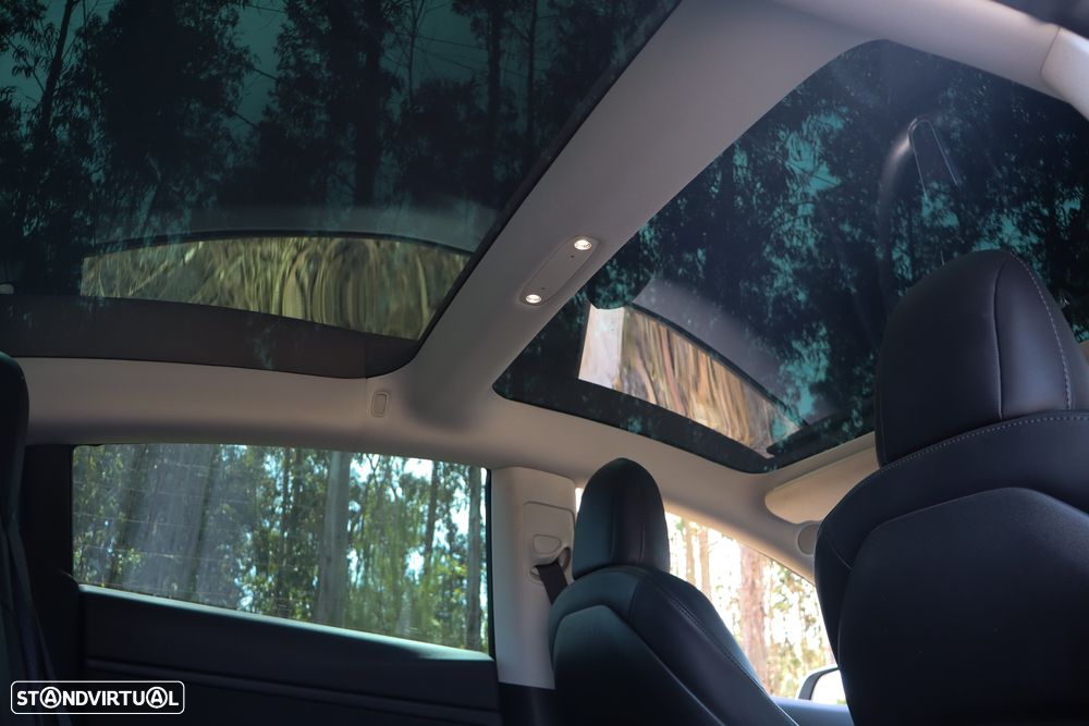 Tesla Model 3 - 9