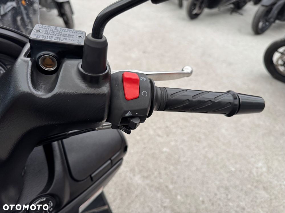Suzuki Burgman - 15