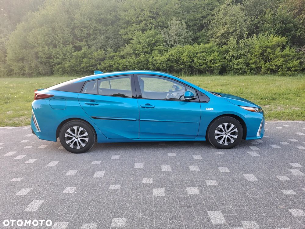 Toyota Prius 1.8 HSD Premium - 6