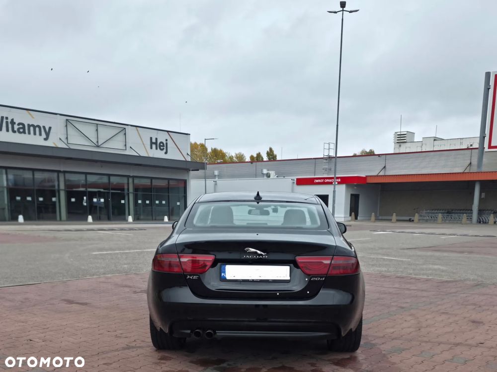 Jaguar XE 20d Prestige - 6