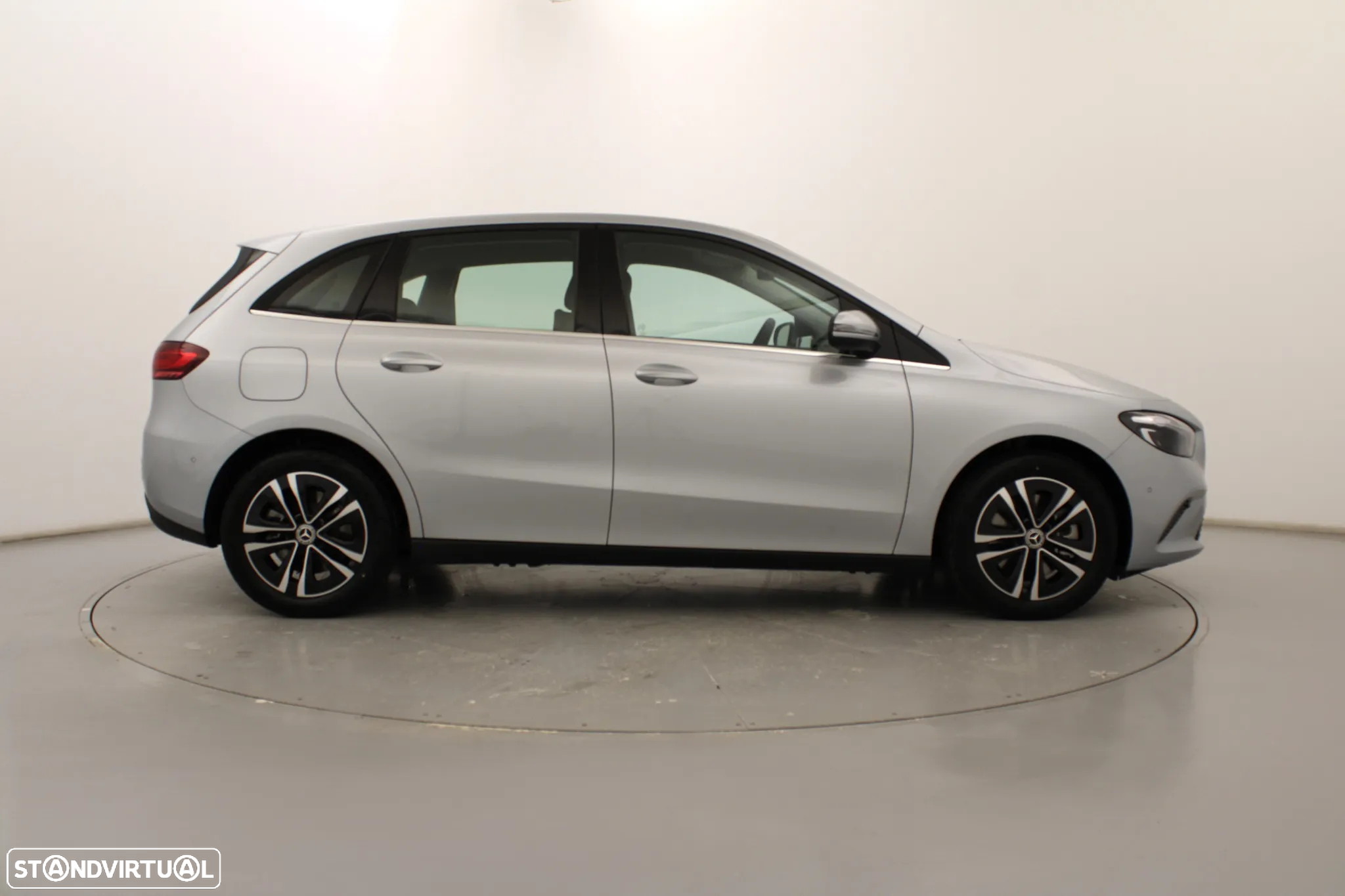 Mercedes-Benz B 250 e - 4