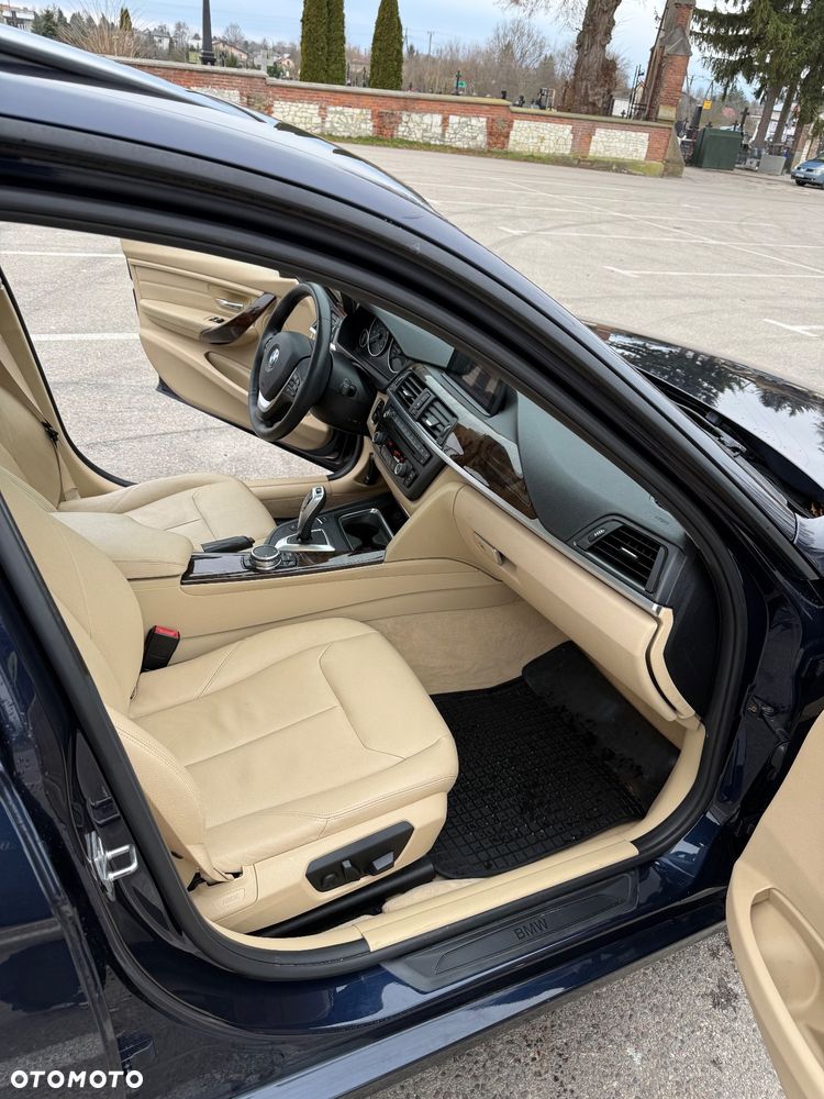 BMW Seria 3 328i xDrive - 20