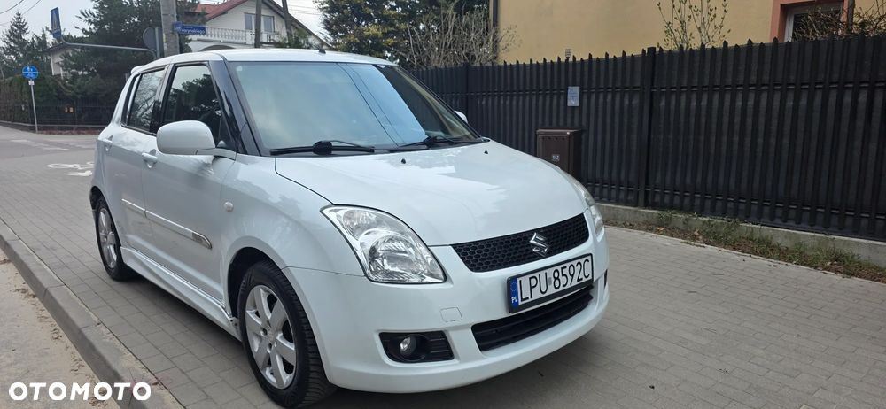 Suzuki Swift 1.3 Black and White - 2