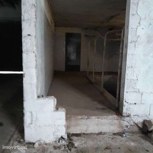 Espaço para arrendar - Grande imagem: 3/3