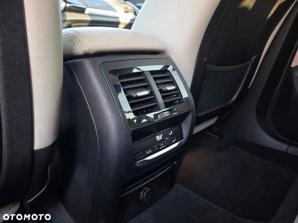 BMW X4 xDrive30i xLine sport - 34