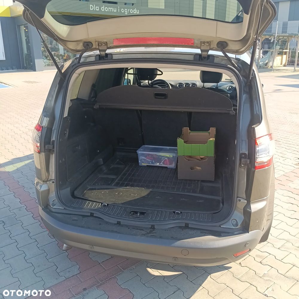 Ford S-Max - 19