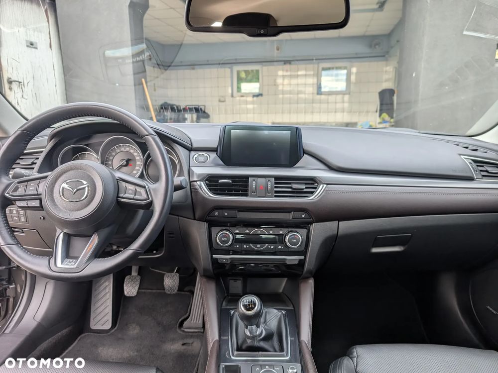 Mazda 6 - 12