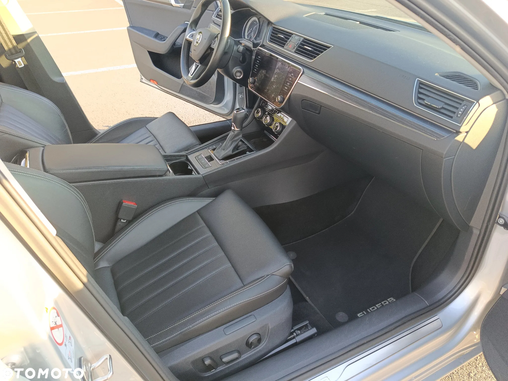 Skoda Superb Combi 2.0 TDI DSG Premium Edition - 16