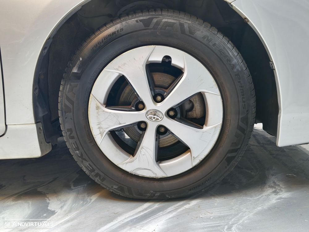 Toyota Prius 1.8 Plug-In Luxury+Pele - 22