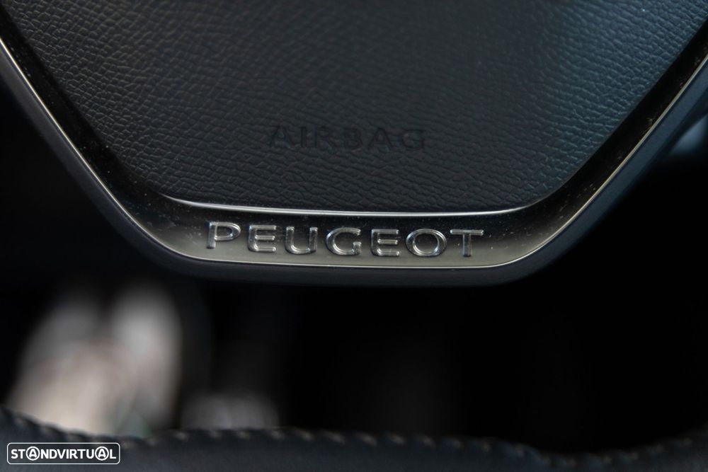 Peugeot 2008 1.2 PureTech Allure Pack - 27
