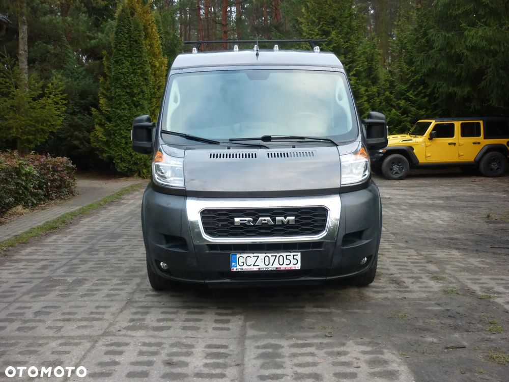 Dodge RAM - 4