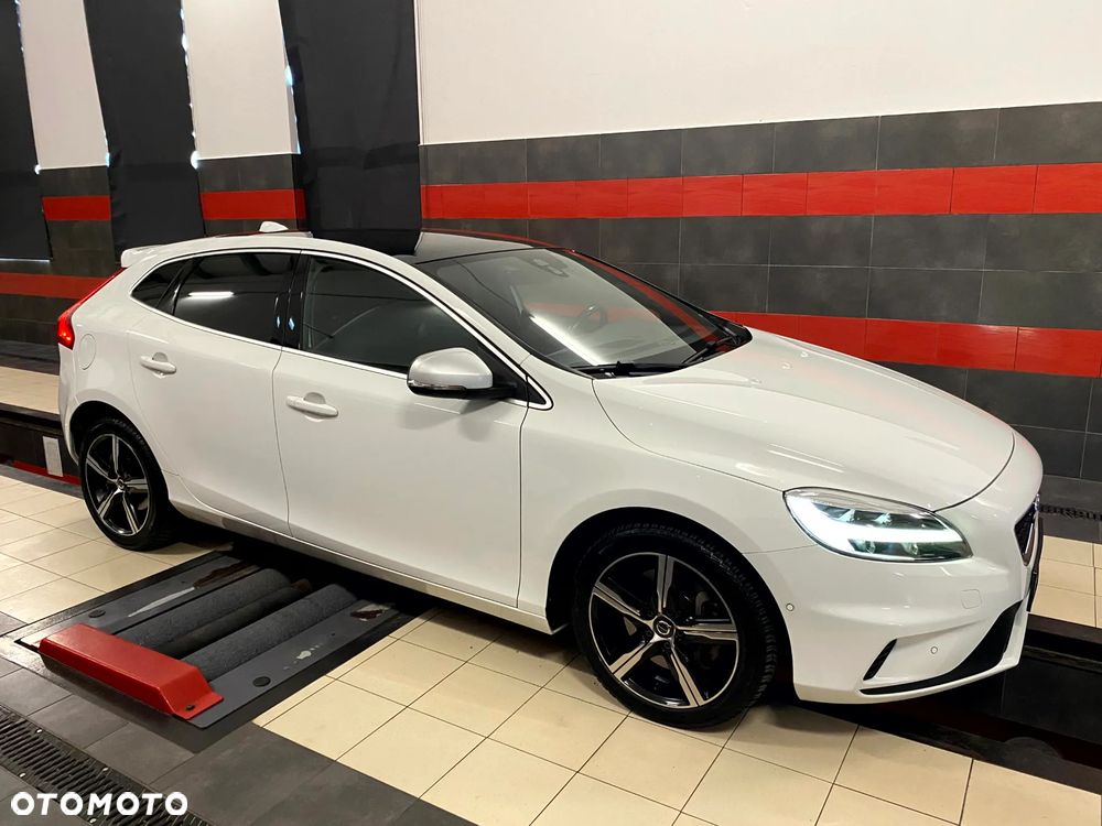 Volvo V40 D3 Drive-E R-Design Momentum - 9