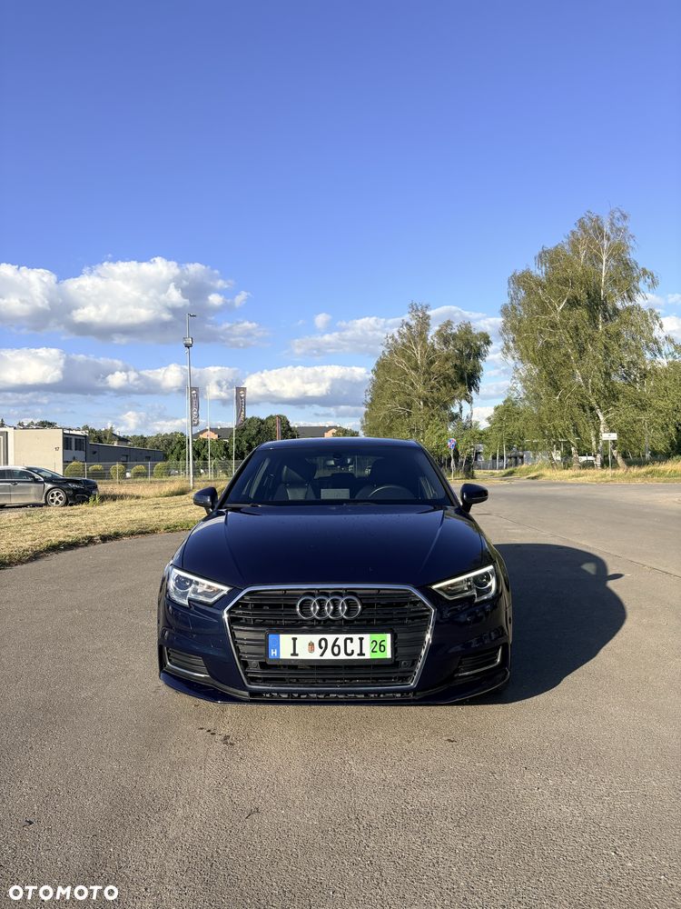 Audi A3 Sportback - 1